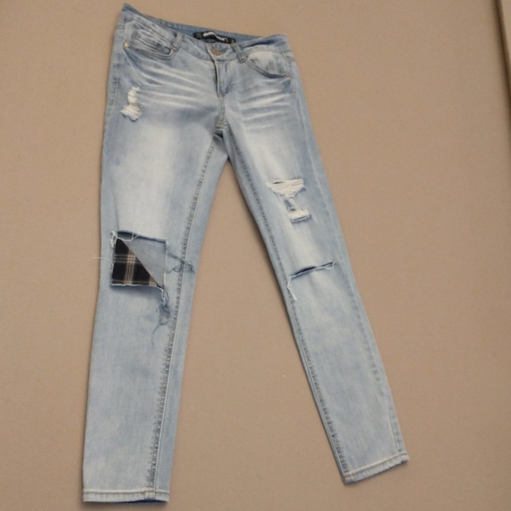 Women's Dollhouse - Charley Jeans - like new - Size 3 Waist 26